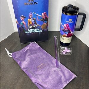 Stanley KPOP Demon Hunters Tumbler with Purple Accessories